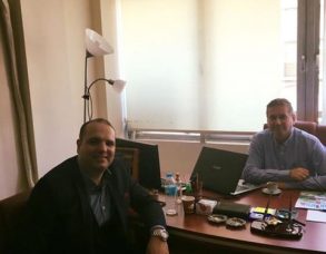 Ramazan Kökez beye uğrayıp kahvesini içtik